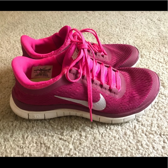hot pink nike free run